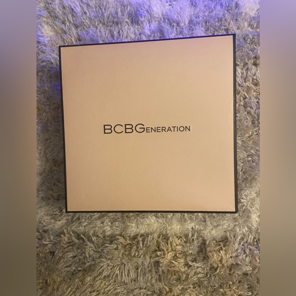 Gently Worn ‼️ Size 10 - Picture 7 of 10